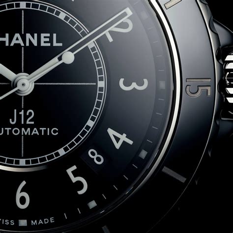 The Chanel J12: same but different 